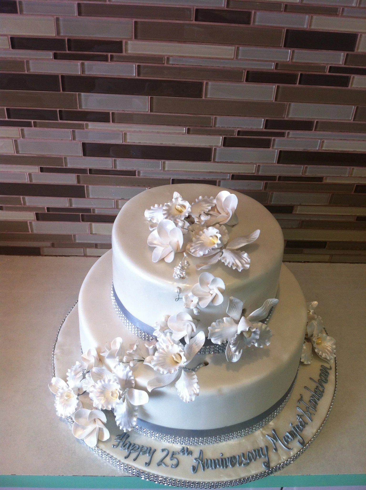 Orchid Fondant Cake - Image 6