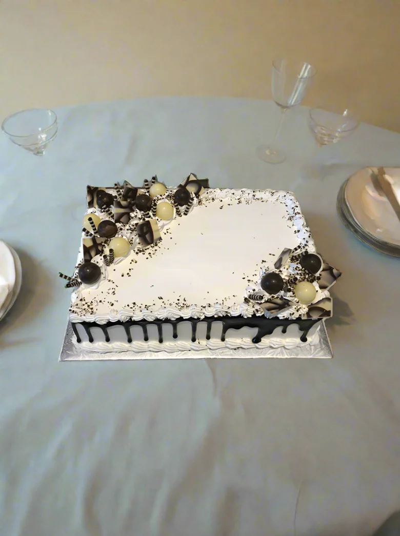 Raven Chocolate Cake - Image 4