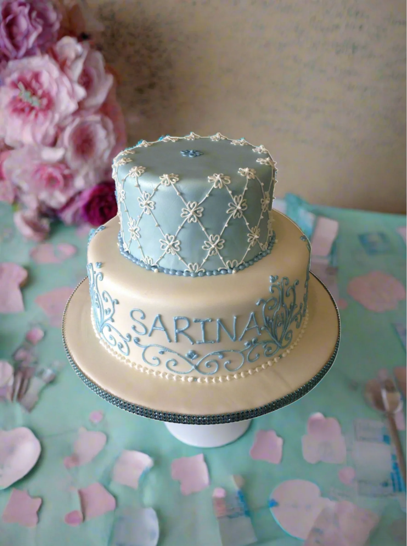 Sarina Fondant Cake - Image 3